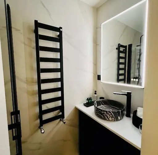 Luxury 2br, 300m From Eiffel Tower & Rue Cler Area דירה