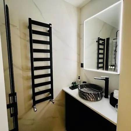 Luxury 2br, 300m From Eiffel Tower & Rue Cler Area Apartmán