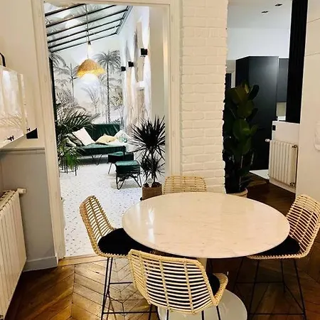 Luxury 2br, 300m From Eiffel Tower & Rue Cler Area Apartmán
