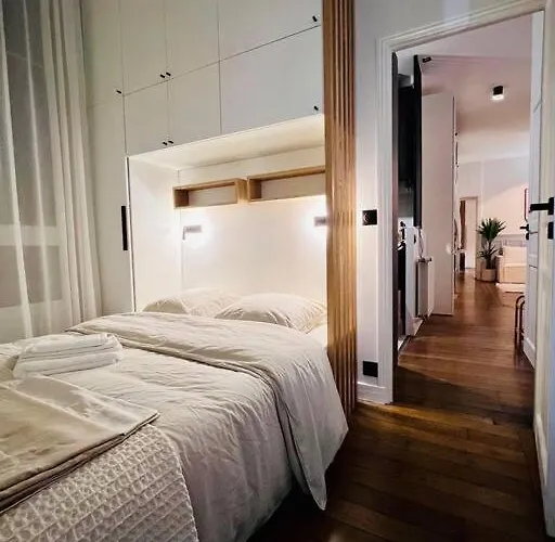 Luxury 2br, 300m From Eiffel Tower & Rue Cler Area *